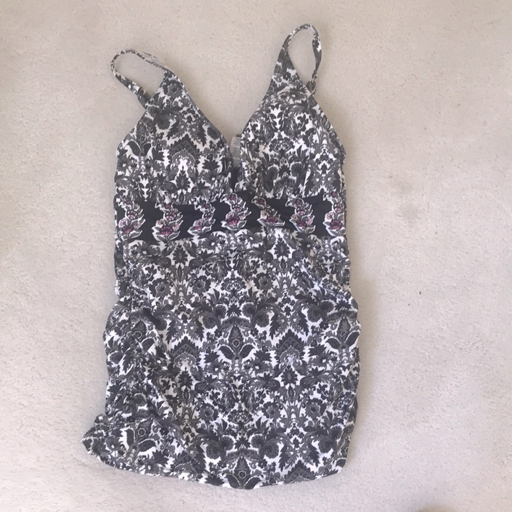 Tankini top only! Excellent condition